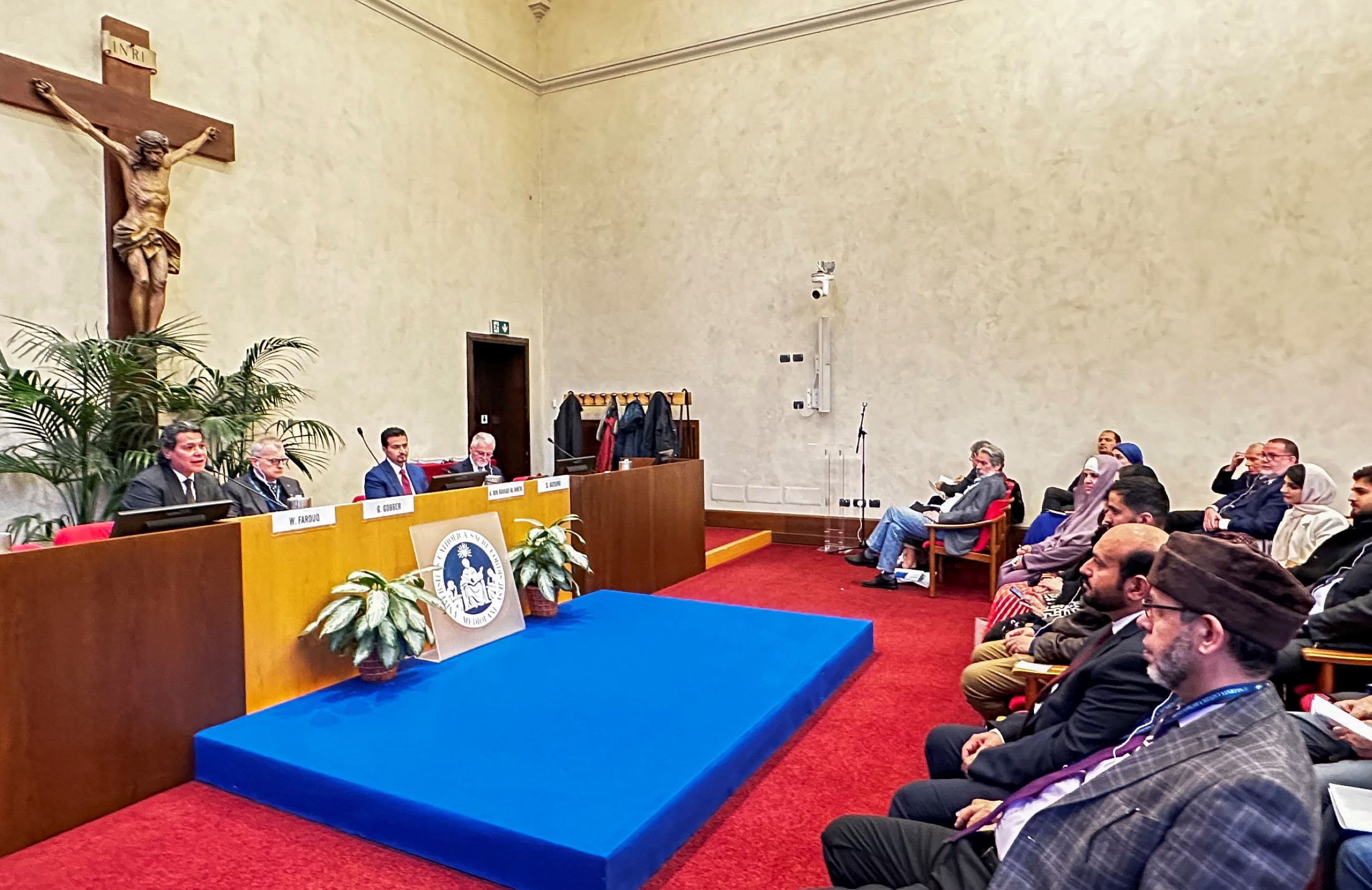 أحمد العامري خلال حفل افتتاح المهرجان الدولي للغة والثقافة العربية (3)