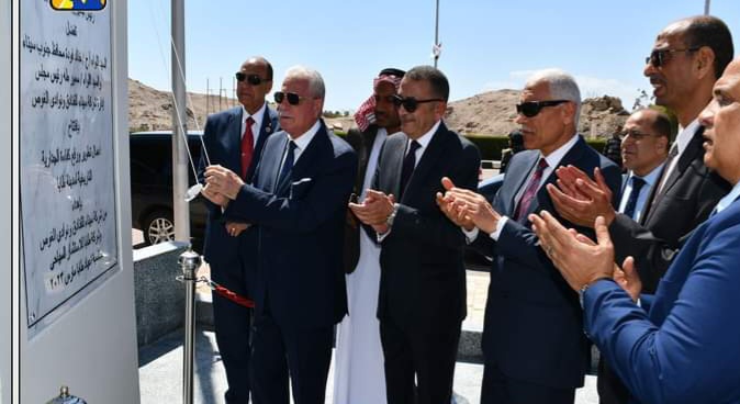 محافظ جنوب سيناء أثناء الافتتاحات بطابا محافظ جنوب سيناء أثناء الافتتاحات بطابا