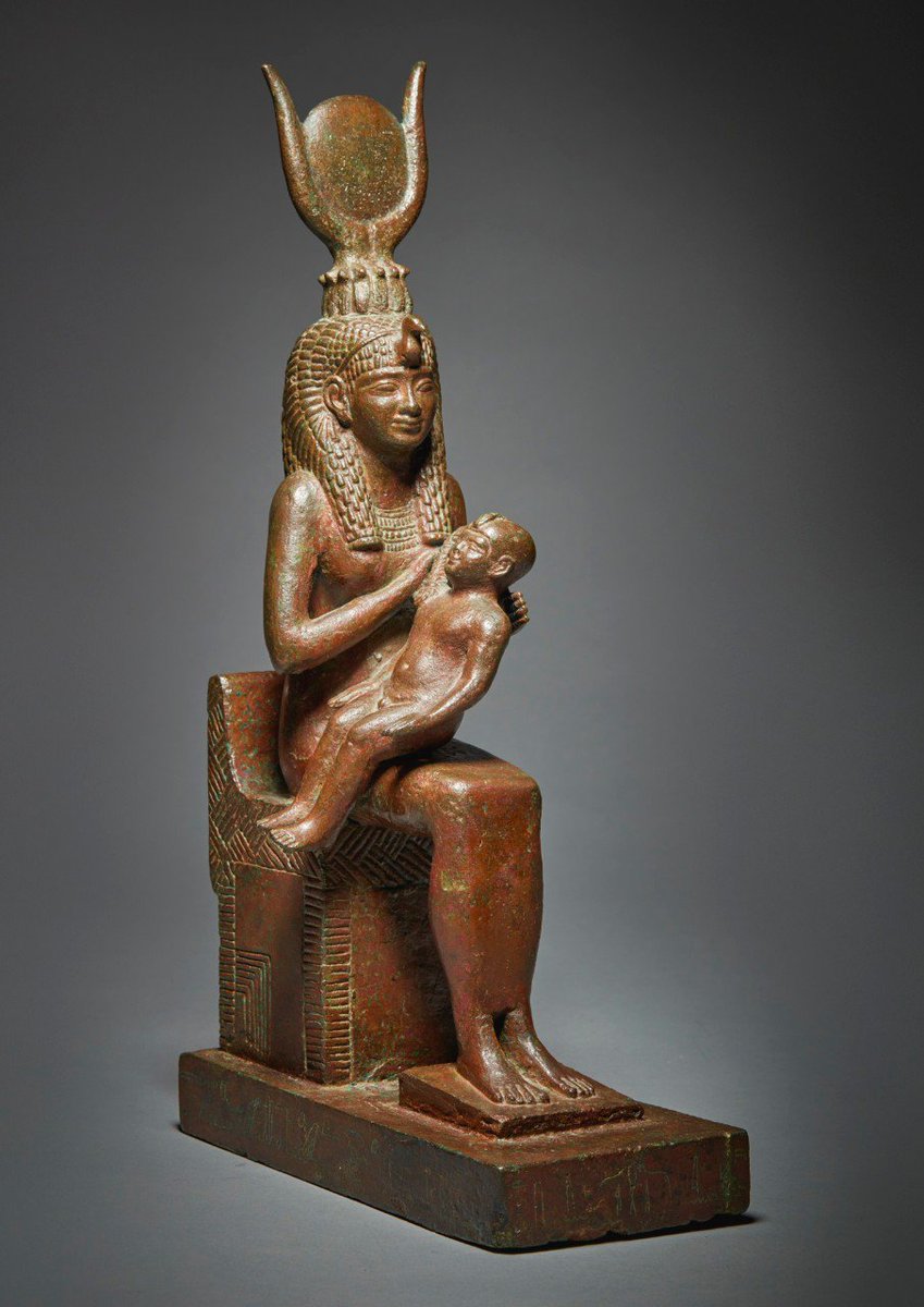 تمثال المعبودة ايزيس (1)