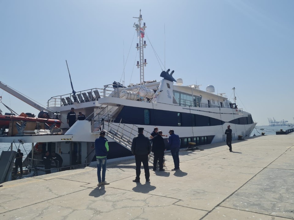 يخت سياحي بميناء بورسعيد