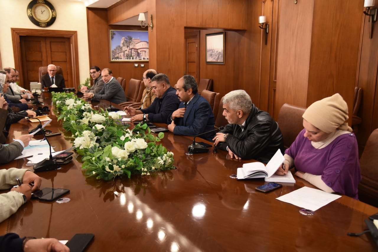 جانب من لقاء ممثلى الشركات السياحية جانب من لقاء ممثلى الشركات السياحية