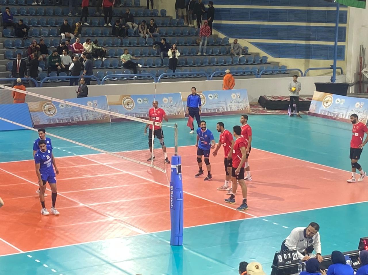 فريق رجال الكرة الطائرة بالنادى الأهلى (2)