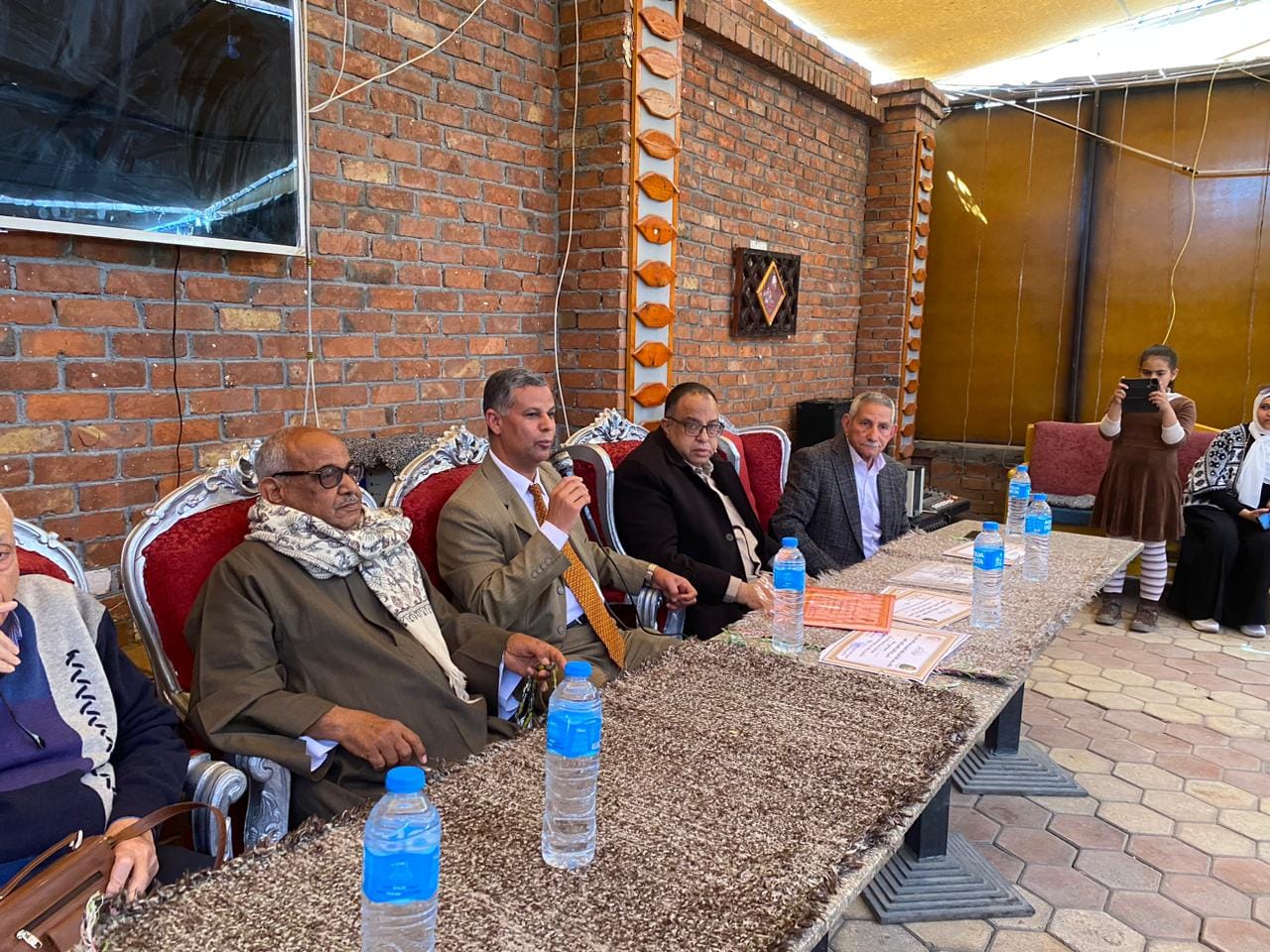 سلسلة من الندوات فى قرى إسنا وأرمنت للتوعية بتحصين الماشية