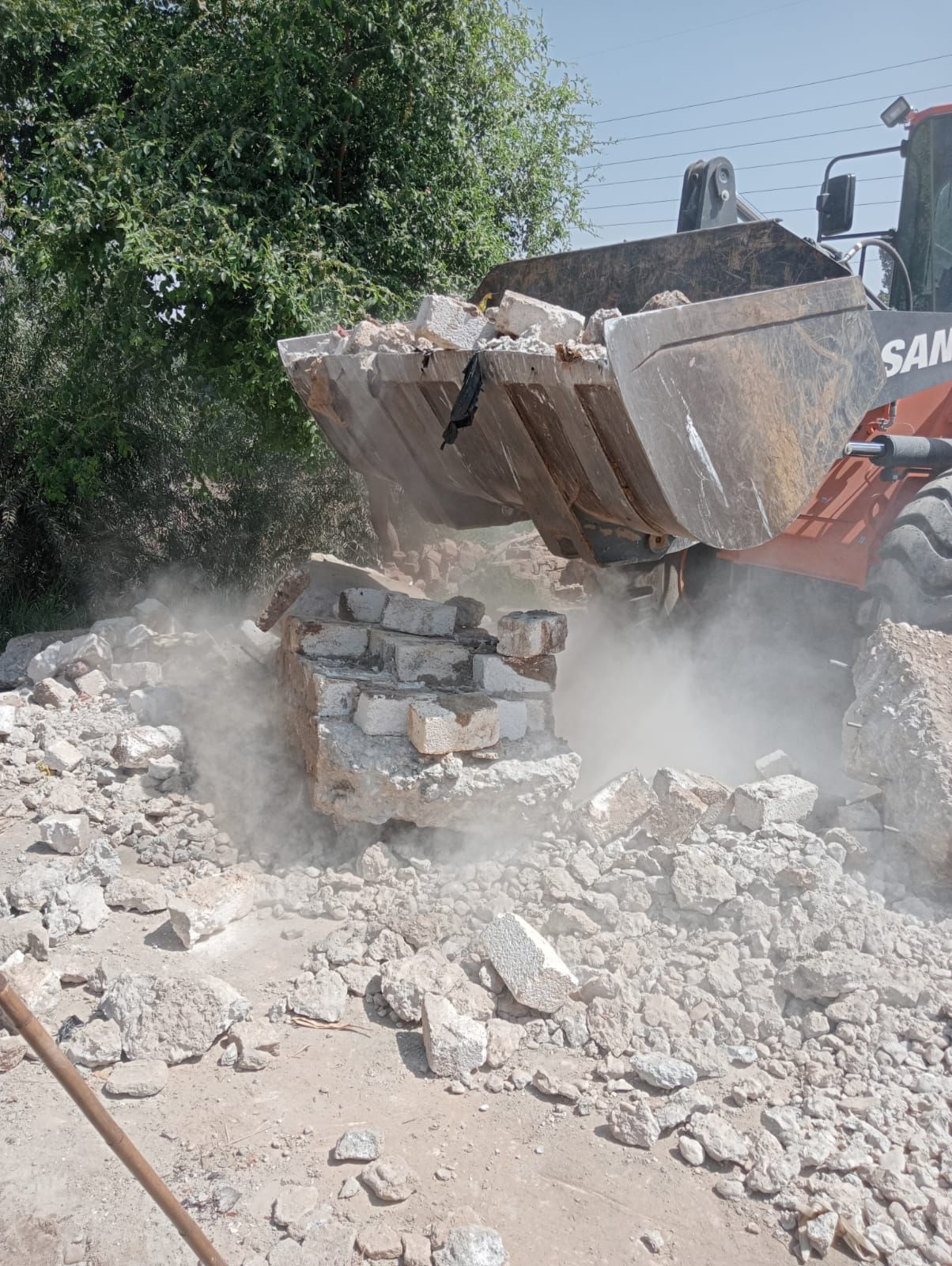 جانب من حملات إزالة التعديات جنوب الأقصر