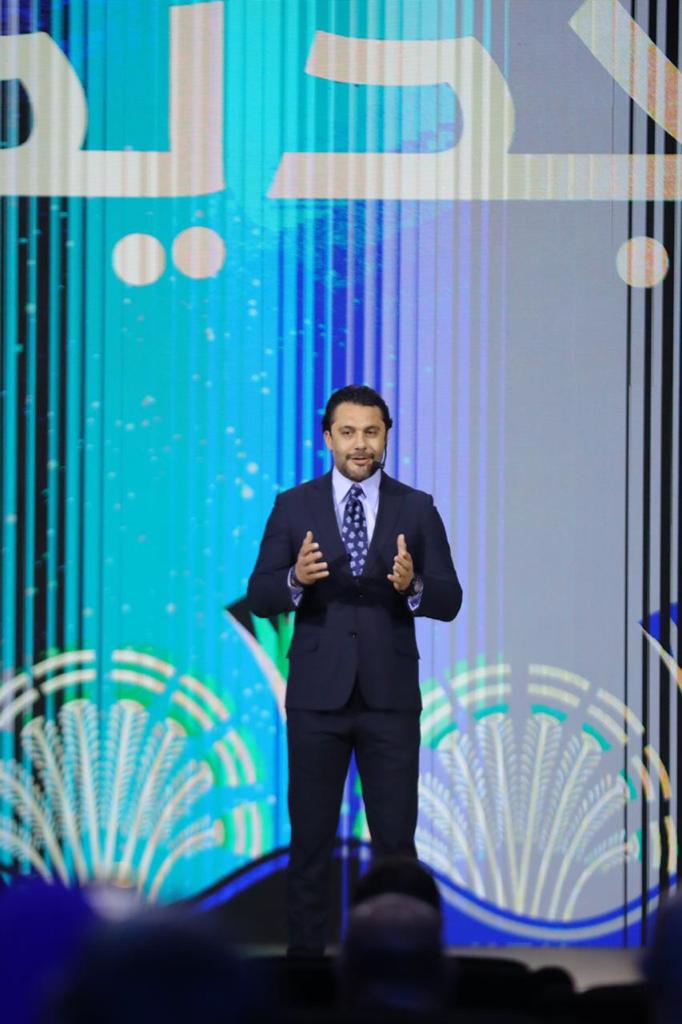 أحمد حسن فى احتفالية افتتاح مشروعات بالمنيا