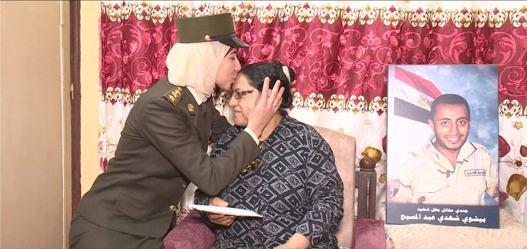 القوات المسلحة تنظم عدد من الزيارات لأمهات الشهداء (1)