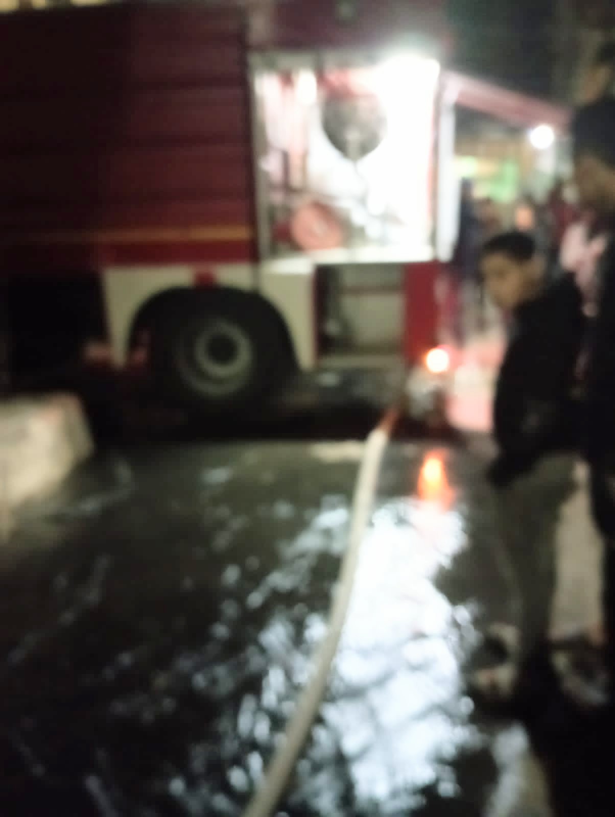 السيطرة على حريق محل خردة السيطرة على حريق محل خردة