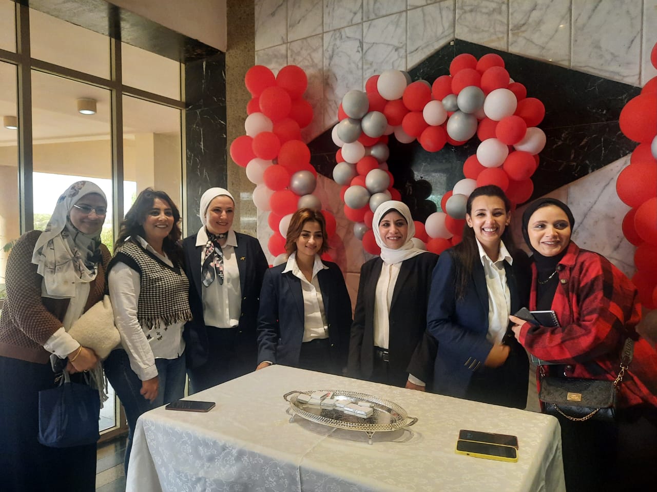 المصرية للمطارات تحتفل بعيد الأم (3)