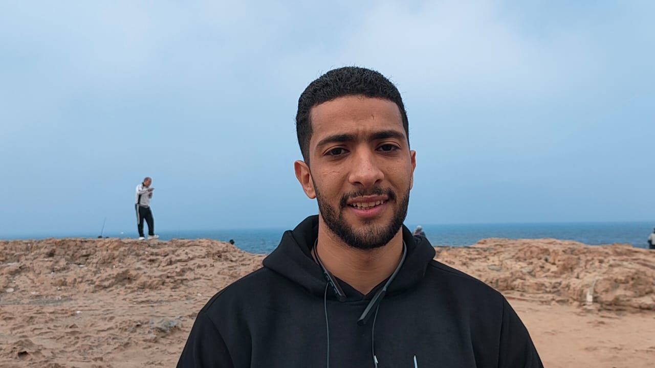 عمر محمد  طالب منشد بالإسكندرية
