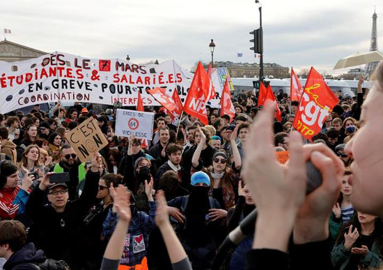 مظاهرات فى شوارع فرنسا (6)