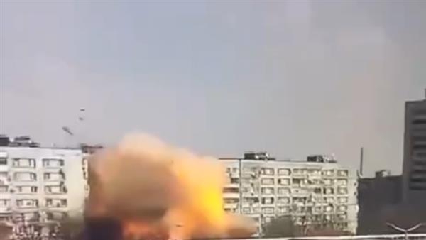 صاروخ أوكراني يصيب مبنى سكنيا في زابوروجيه