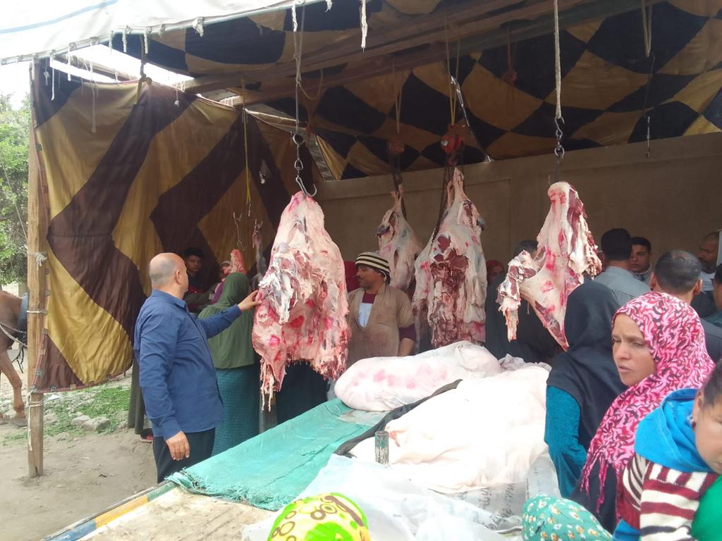 افتتاح منفذ لبيع اللحوم بأسعار مخفضة (3)