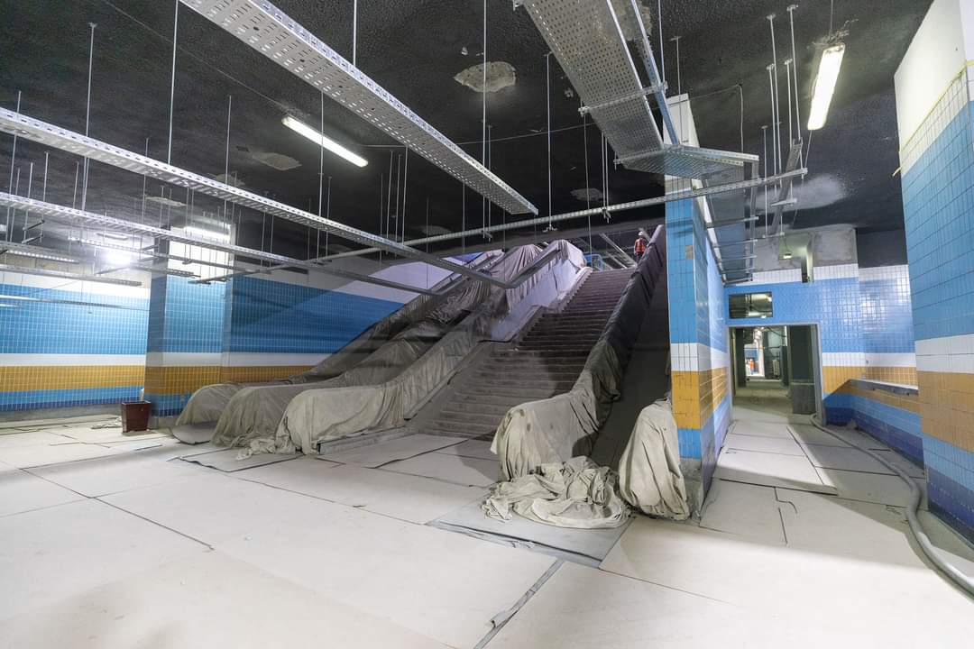 جانب من السلالم جانب من السلالم