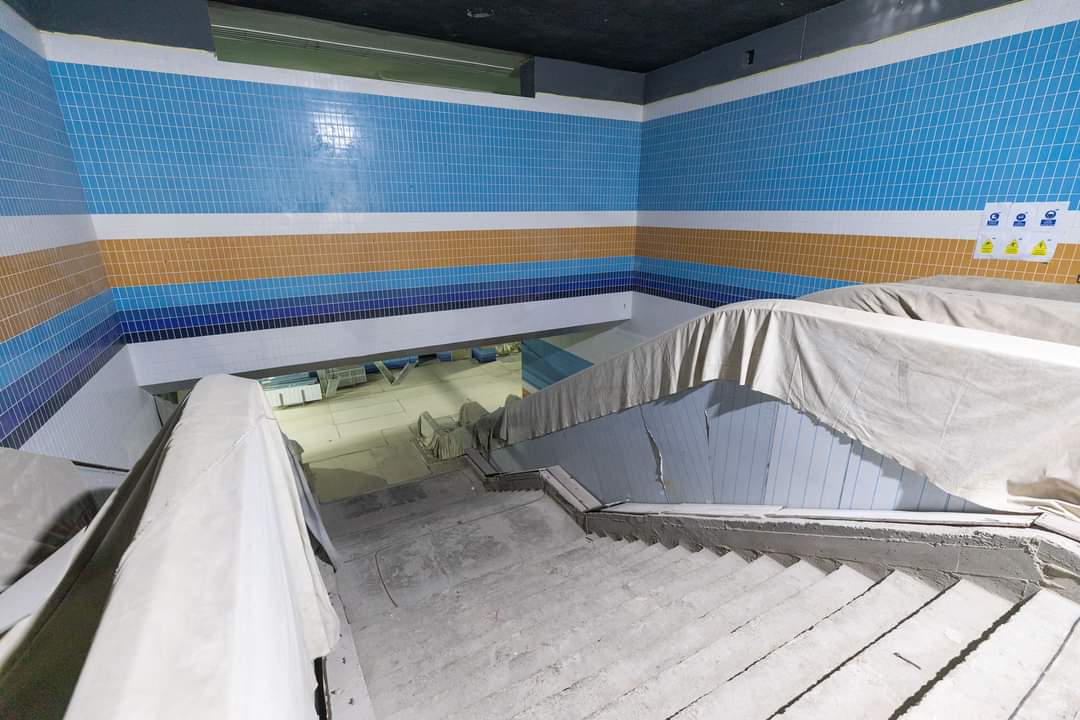 سلالم المحطة سلالم المحطة