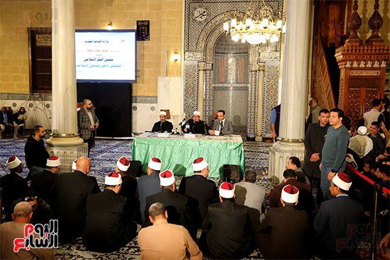 وزير الأوقاف يفتتح ملتقى الفكر الإسلامي بمسجد الحسين