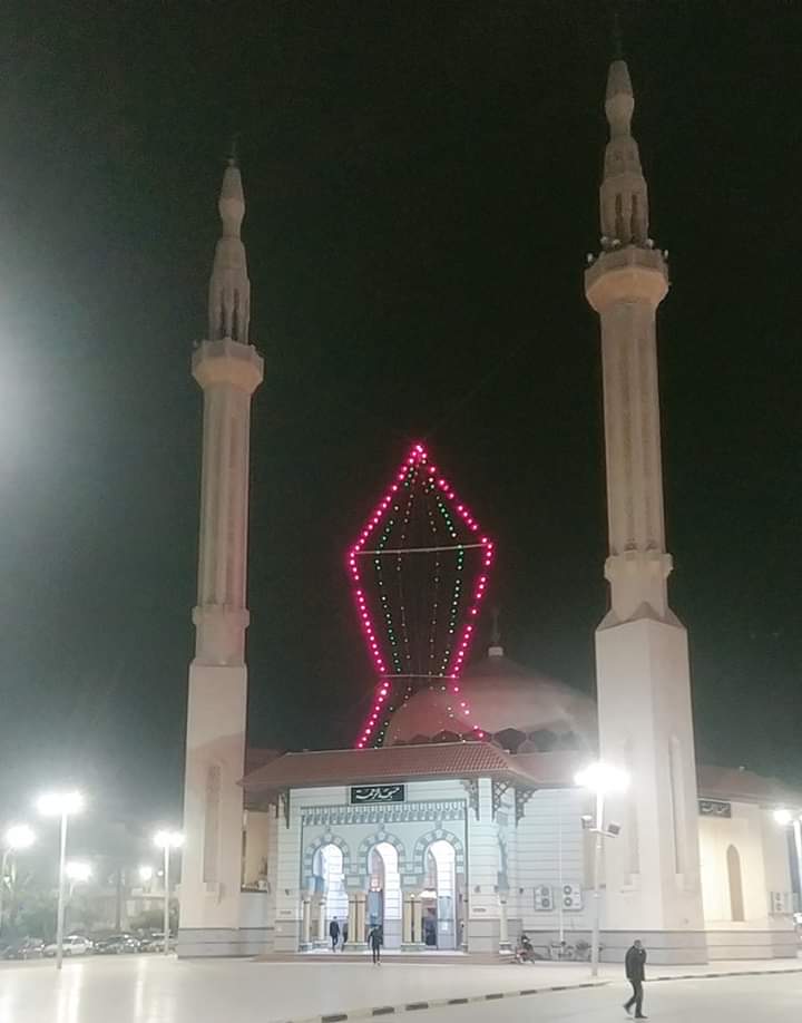مسجد الرحمة يتزين في رمضان