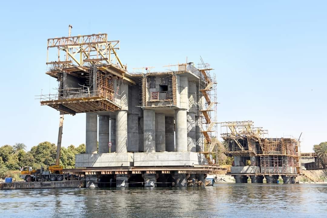 أعمال تنفيذ محور دراو فوق النيل (4)