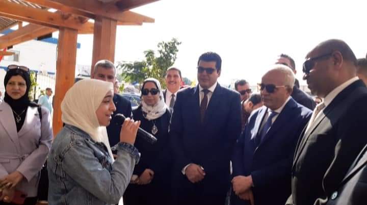 تغنى امام وزير التعليم تغنى امام وزير التعليم