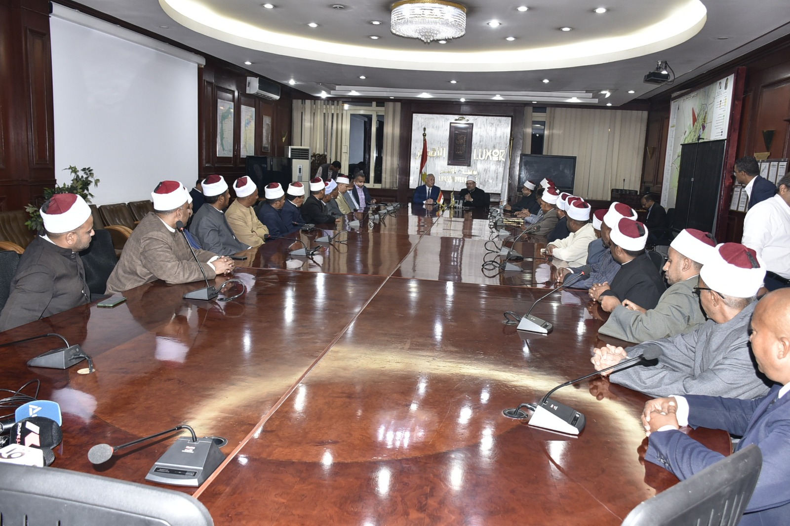 لقاء وزير الأوقاف ومحافظ الأقصر مع قيادات الدعوة بديوان المحافظة