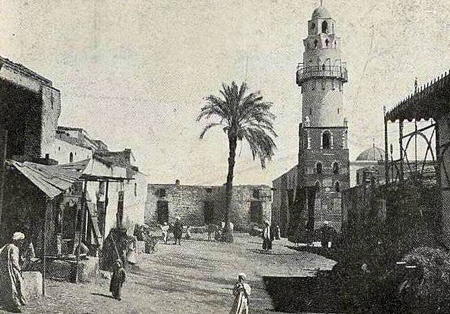 المسجد سمى قديماً بالعمرى تيمناً بمسجد عمرو بن العاص بالقاهرة