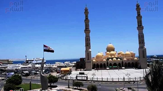 مسجد-الميناء-الكبير-على-ساحل-البحر-