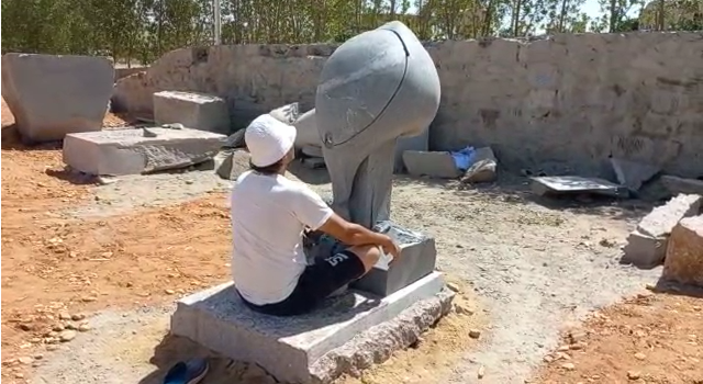 الفنان والعمل