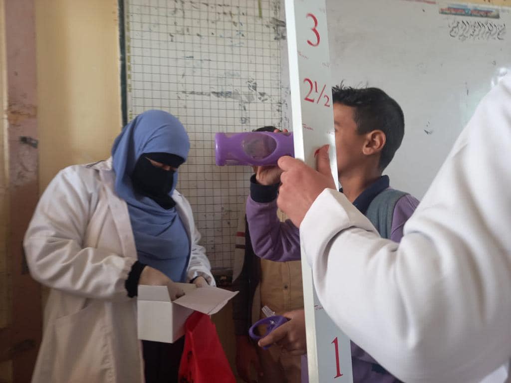 تجريع احد التلاميذ