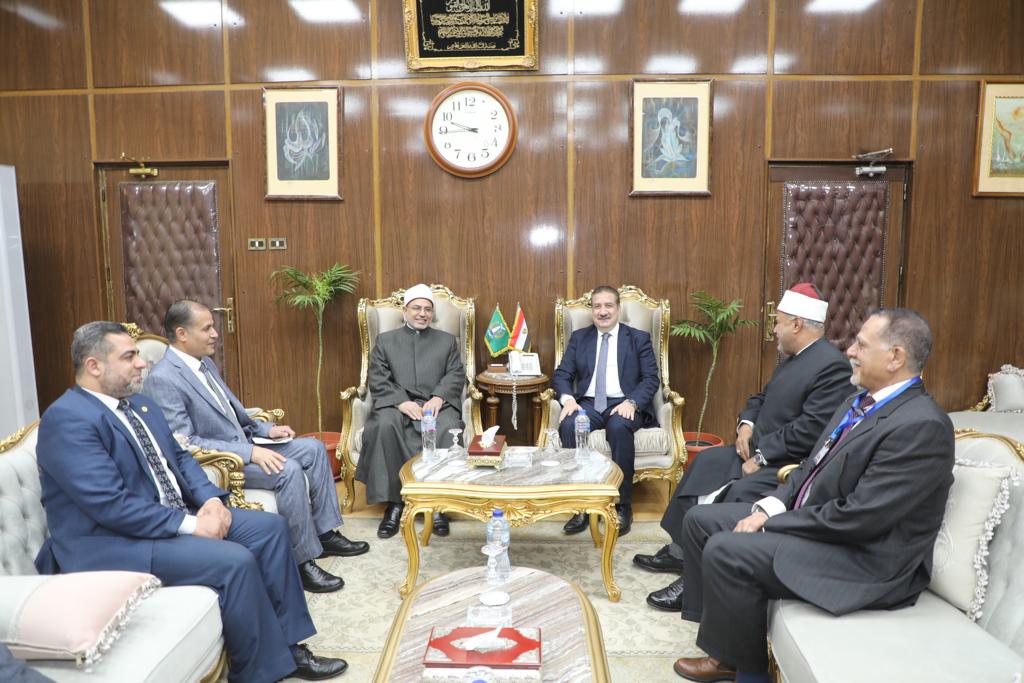 محافظ المنوفية يستقبل رئيس جامعة الأزهر (3)