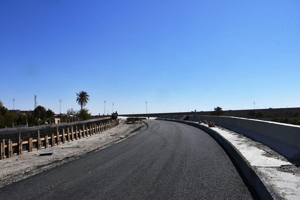 أعمال الرصف وإنهاء أعمال الإحلال والتجديد للبنية التحتية  (4)