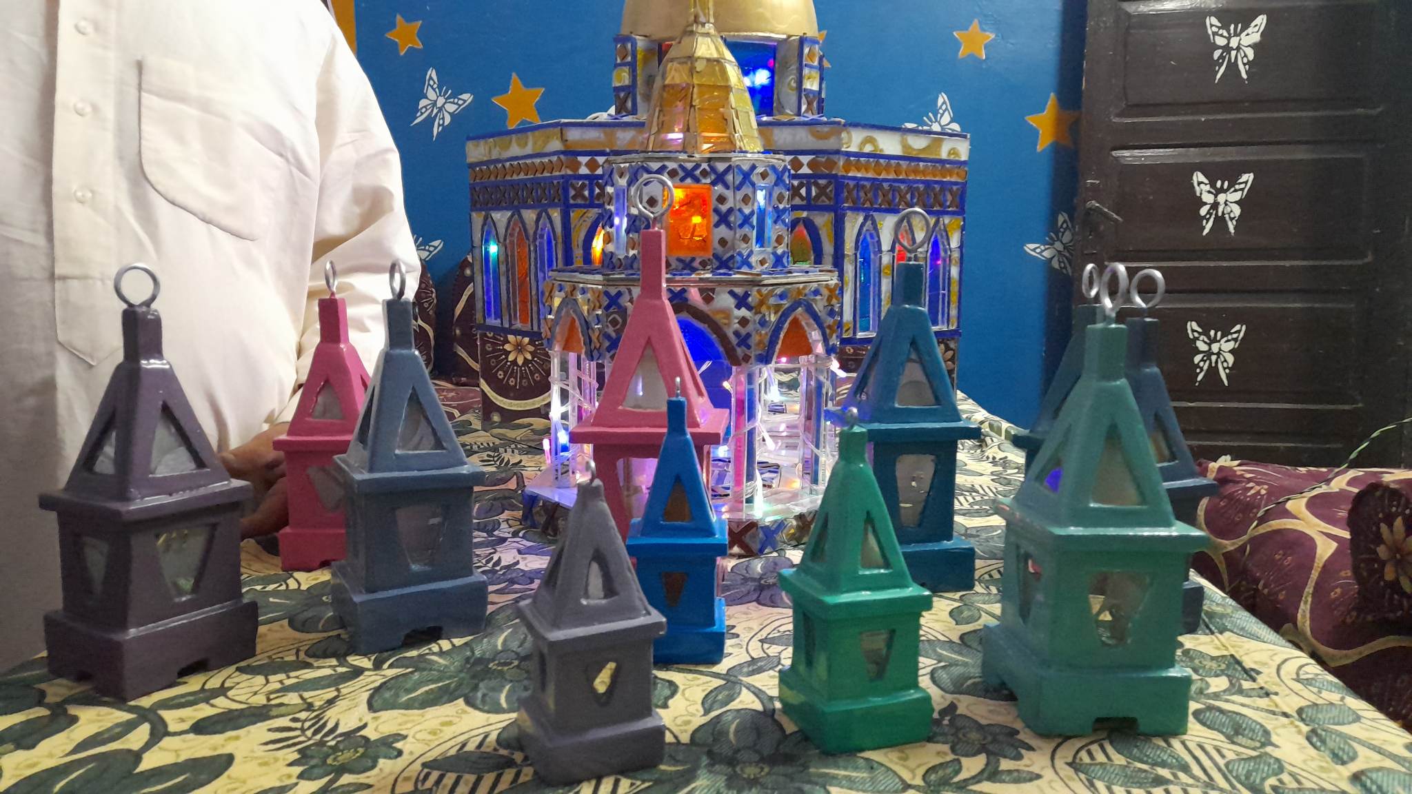 فوانيس من الخشب