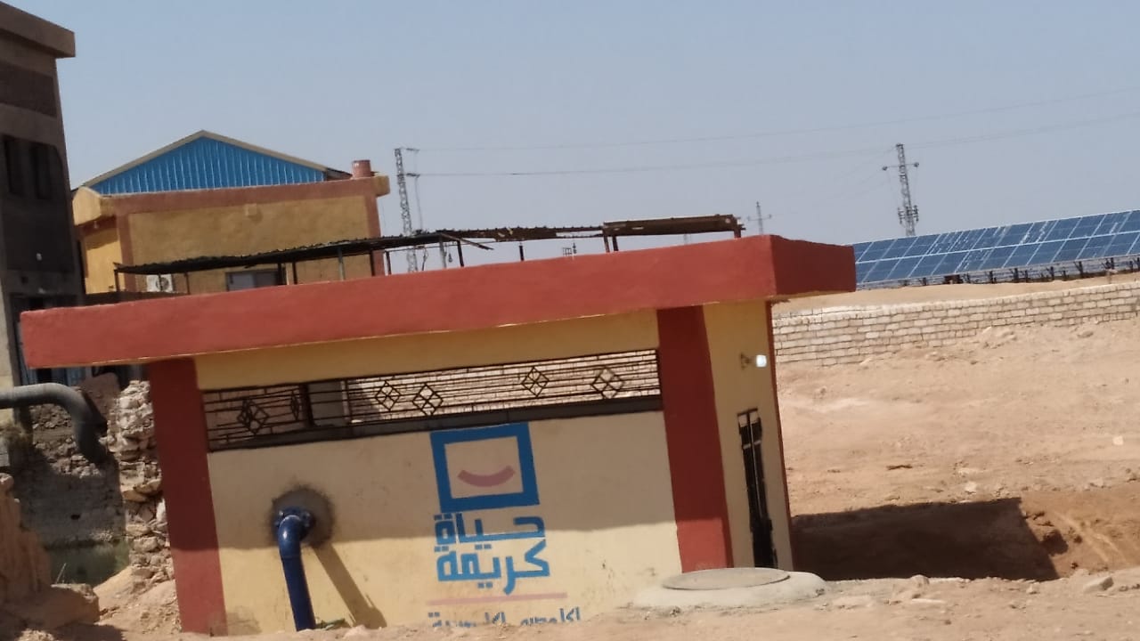 إطلاق التيار الكهربائي بنجع جبران بأسوان  (3)