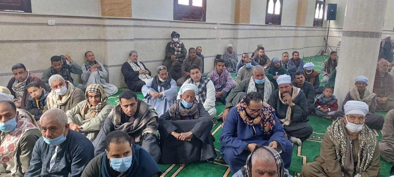 استماع المصلين للخطبة استماع المصلين للخطبة