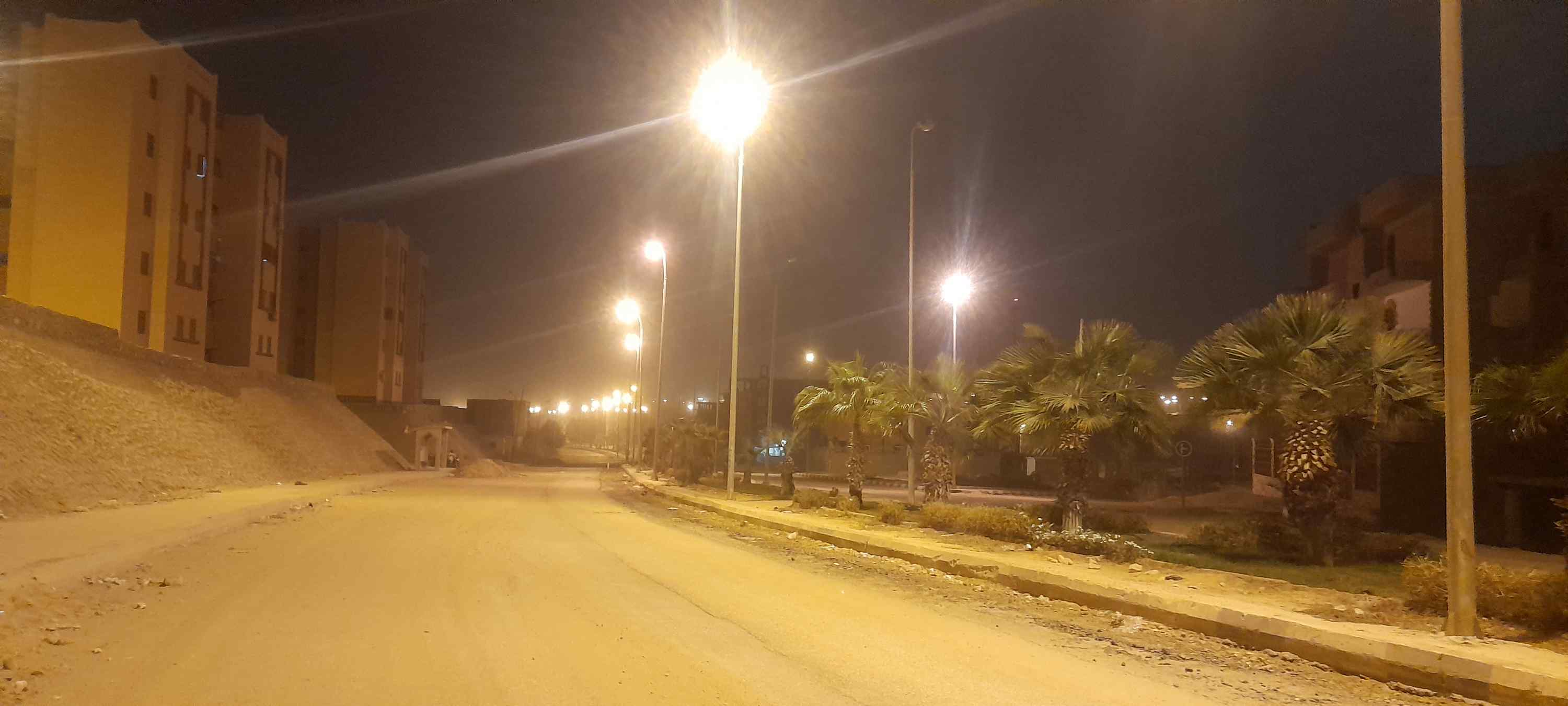 عاصفة ترابية تضرب محافظة أسوان (2)