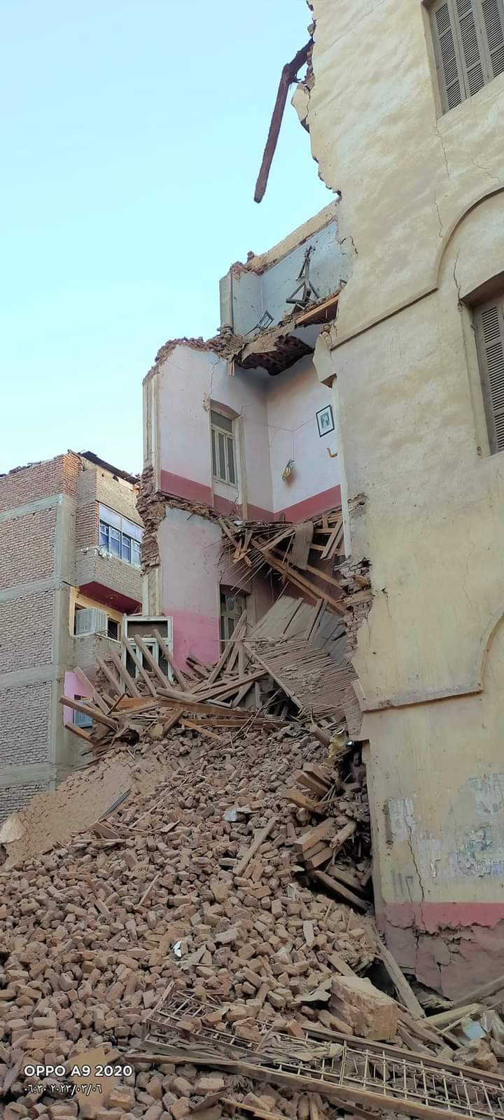 انهيار منزل الخواجة صادق بقوص  (2)