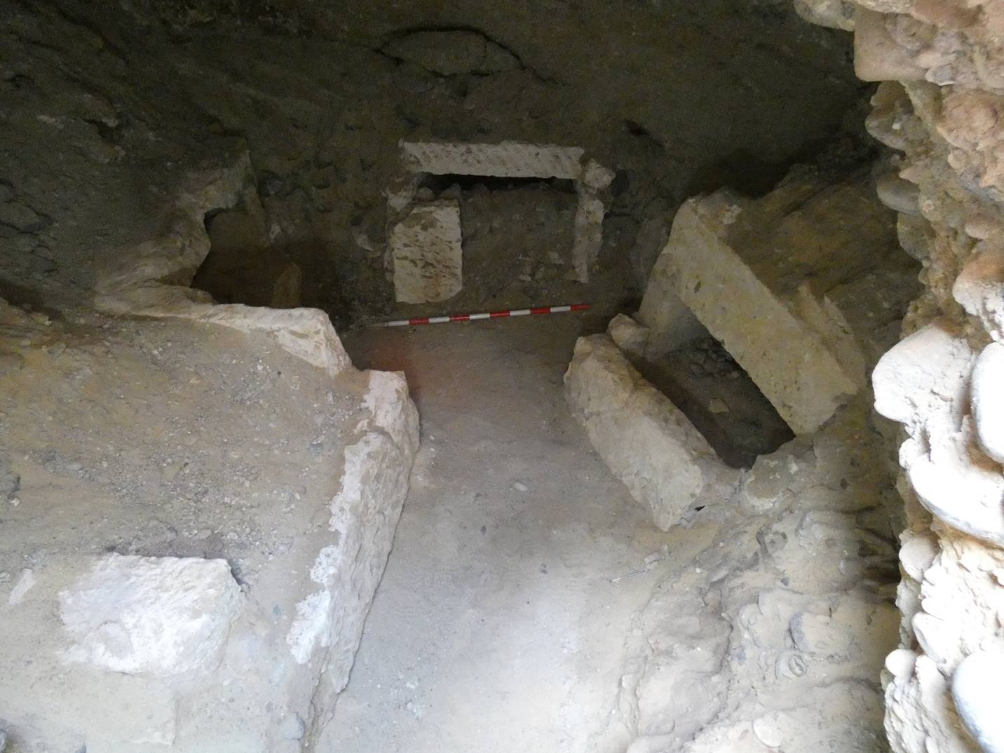 اكتشاف مقابر أثرية مصرية 2023