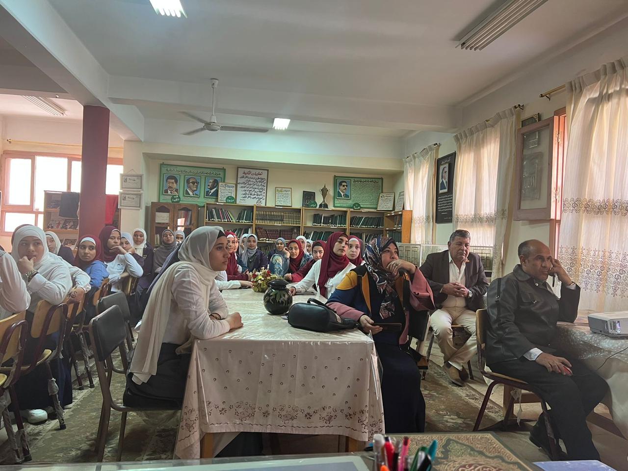 الطالبات خلال الندوة الطالبات خلال الندوة