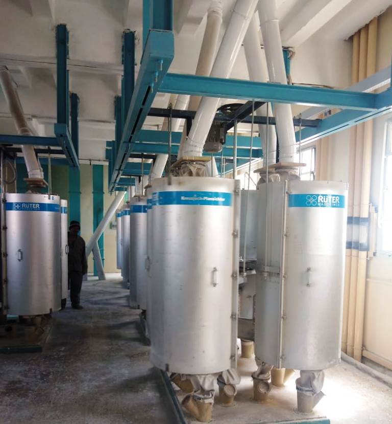 بدء تشغيل مطحن ناصر بكوم أمبو استعداداً لاستقبال القمح (2)