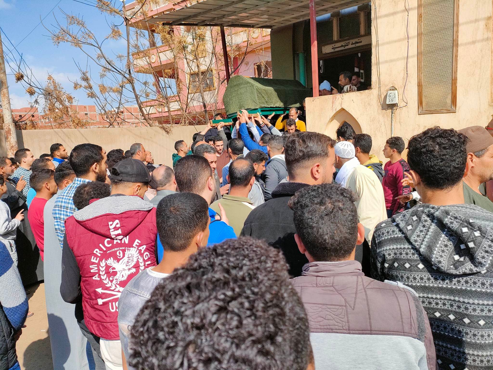 تشييع جنازة طالب توفى أثناء عبوره السكة الحديد (3)