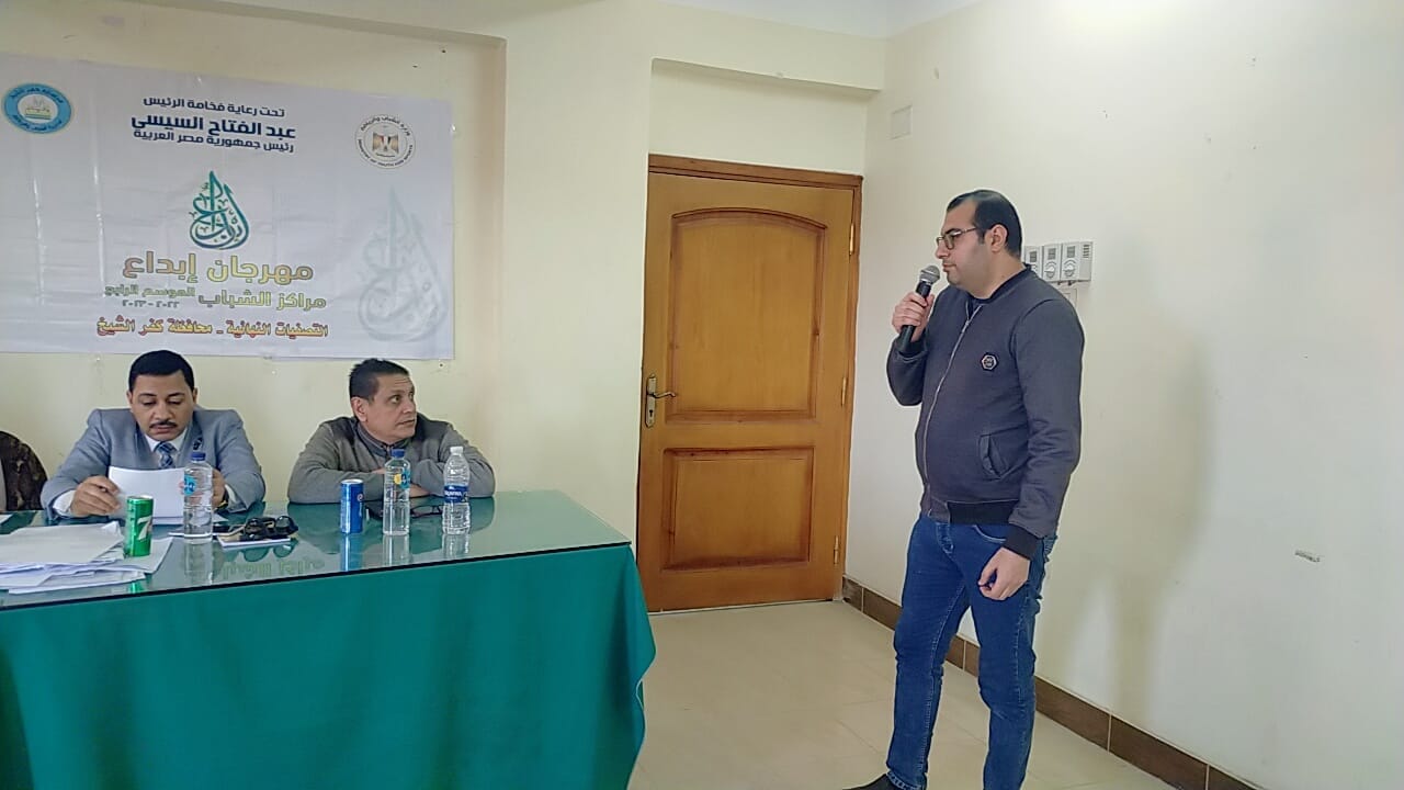 استماع اللجنة لموهبة شعرية استماع اللجنة لموهبة شعرية