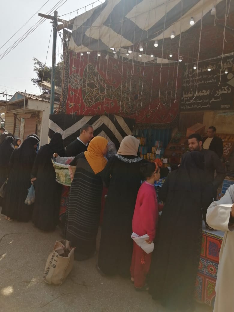 التوافد على المعرض