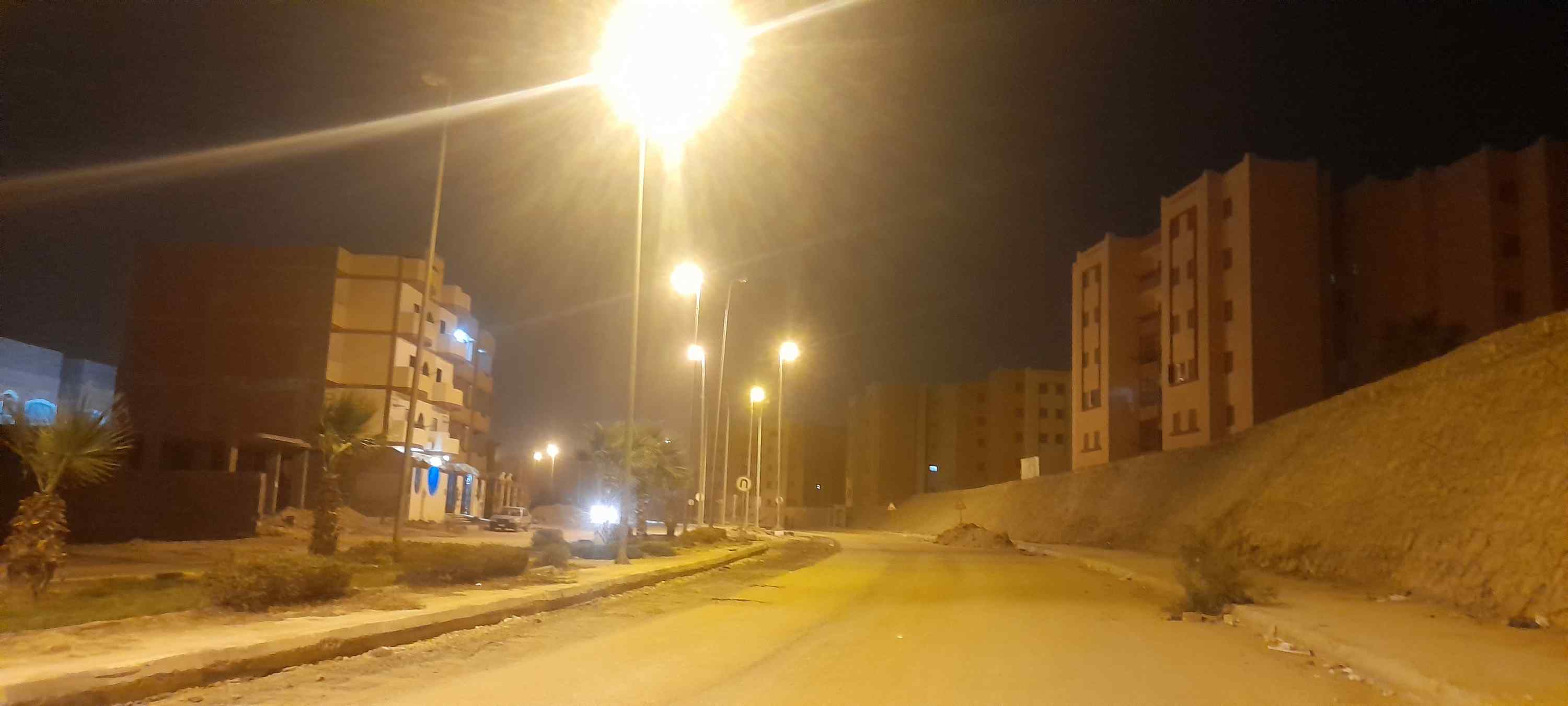 عاصفة ترابية تضرب محافظة أسوان (1)