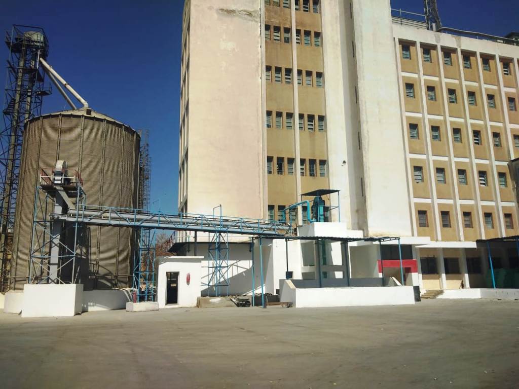 بدء تشغيل مطحن ناصر بكوم أمبو استعداداً لاستقبال القمح (3)