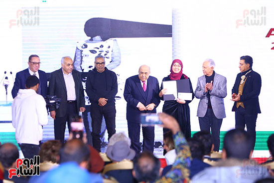 جائزة فاروق حسني للفنون  (50)
