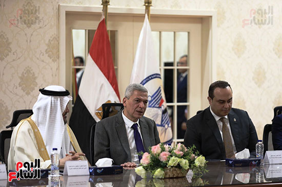 توقيع اتفاقية تعاون بين اتحاد المستشفيات العربية والهيئة المصرية للشراء الموحد  (12)