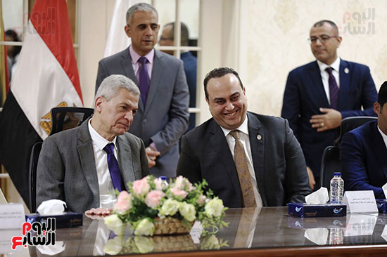توقيع اتفاقية تعاون بين اتحاد المستشفيات العربية والهيئة المصرية للشراء الموحد  (14)