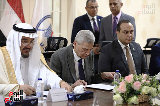 توقيع اتفاقية تعاون بين اتحاد المستشفيات العربية والهيئة المصرية للشراء الموحد  (7)