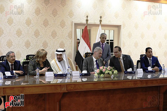 توقيع اتفاقية تعاون بين اتحاد المستشفيات العربية والهيئة المصرية للشراء الموحد  (2)