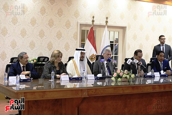 توقيع اتفاقية تعاون بين اتحاد المستشفيات العربية والهيئة المصرية للشراء الموحد  (15)