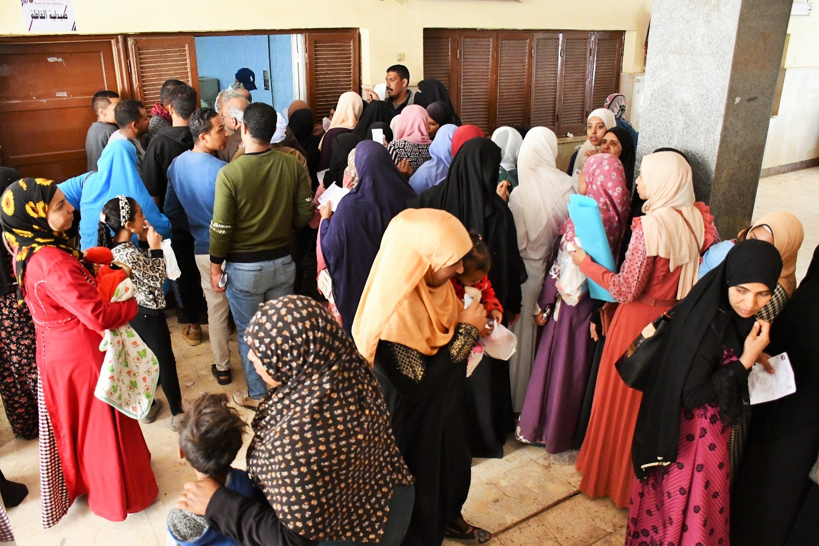 اقبال اهالي الداخله علي قافله جسور الخير