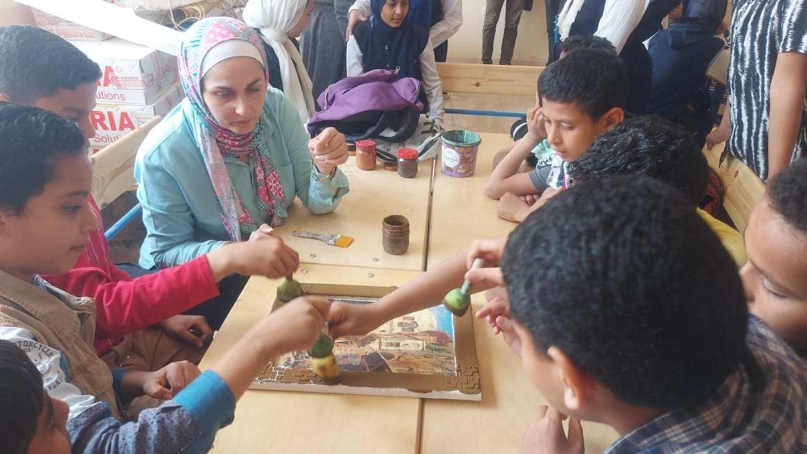 ورش التلوين لدعم أطفال قرى أرمنت